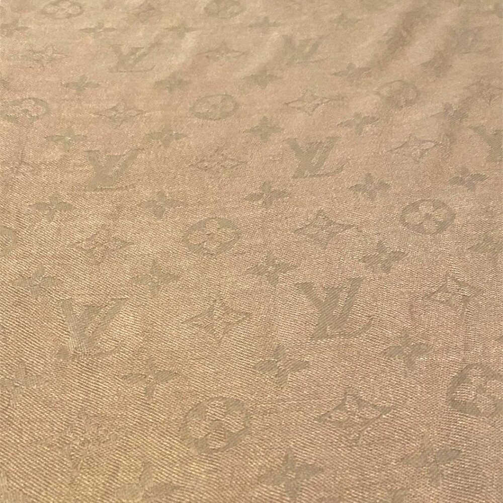 LOUIS VUITTON - Monogram Shawl Scarf 65% CASHMERE 35% WOOL Blend 58X53 - BEIGE - Picture 3 of 4